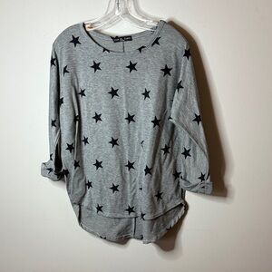 Kim & Cami Gray Star Long Sleeve Top